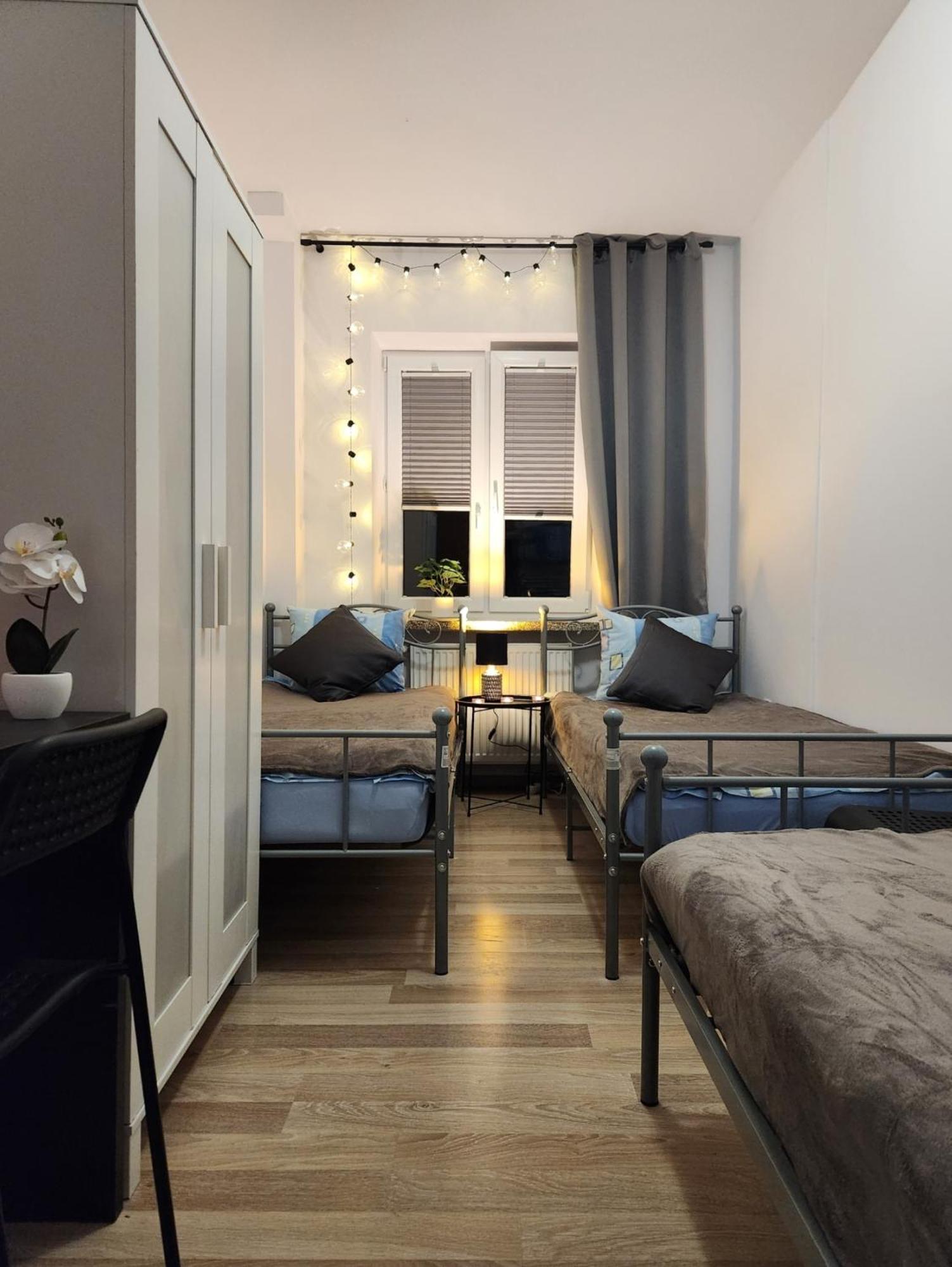 Pod Czapla Hostel Warsaw Luaran gambar