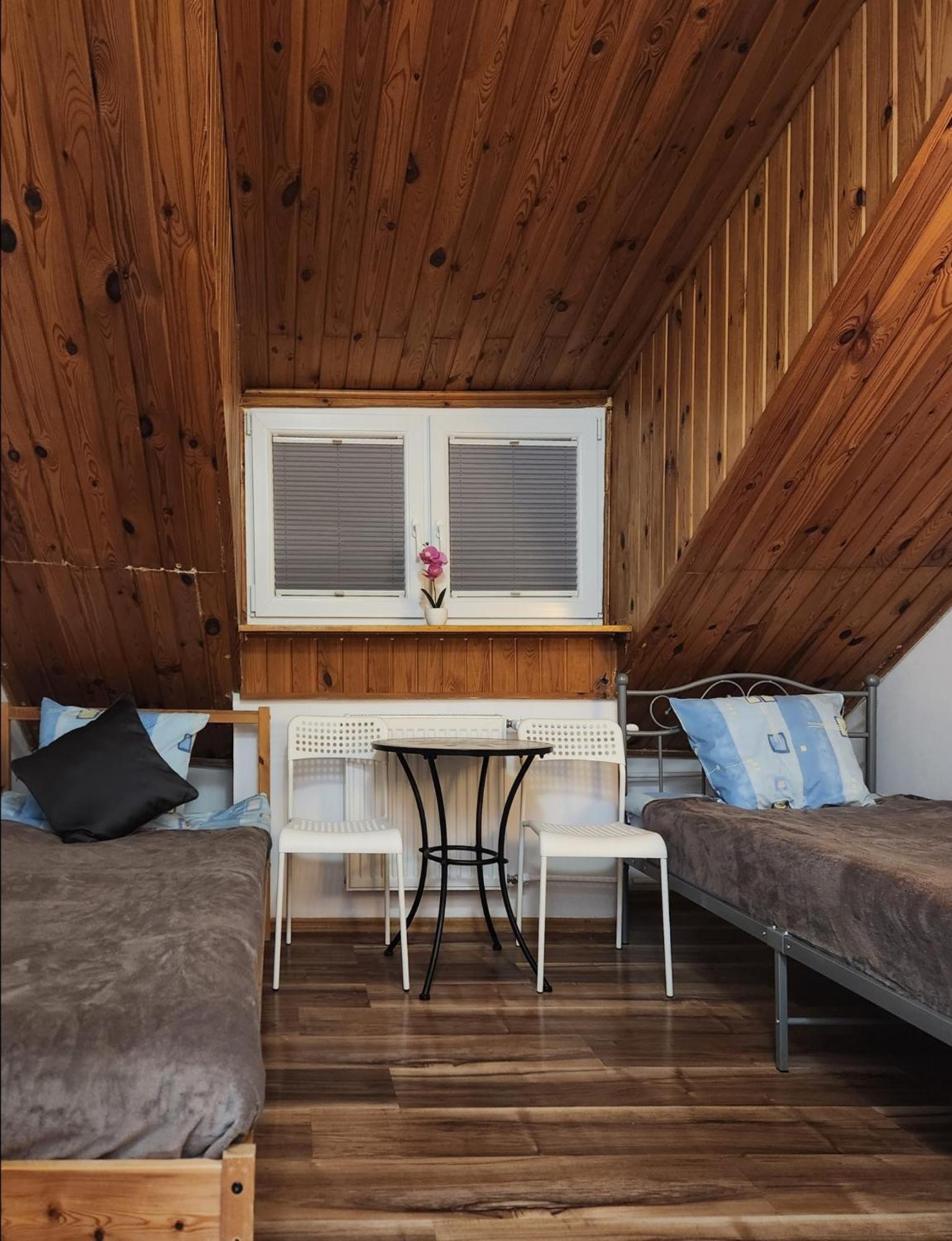 Pod Czapla Hostel Warsaw Luaran gambar